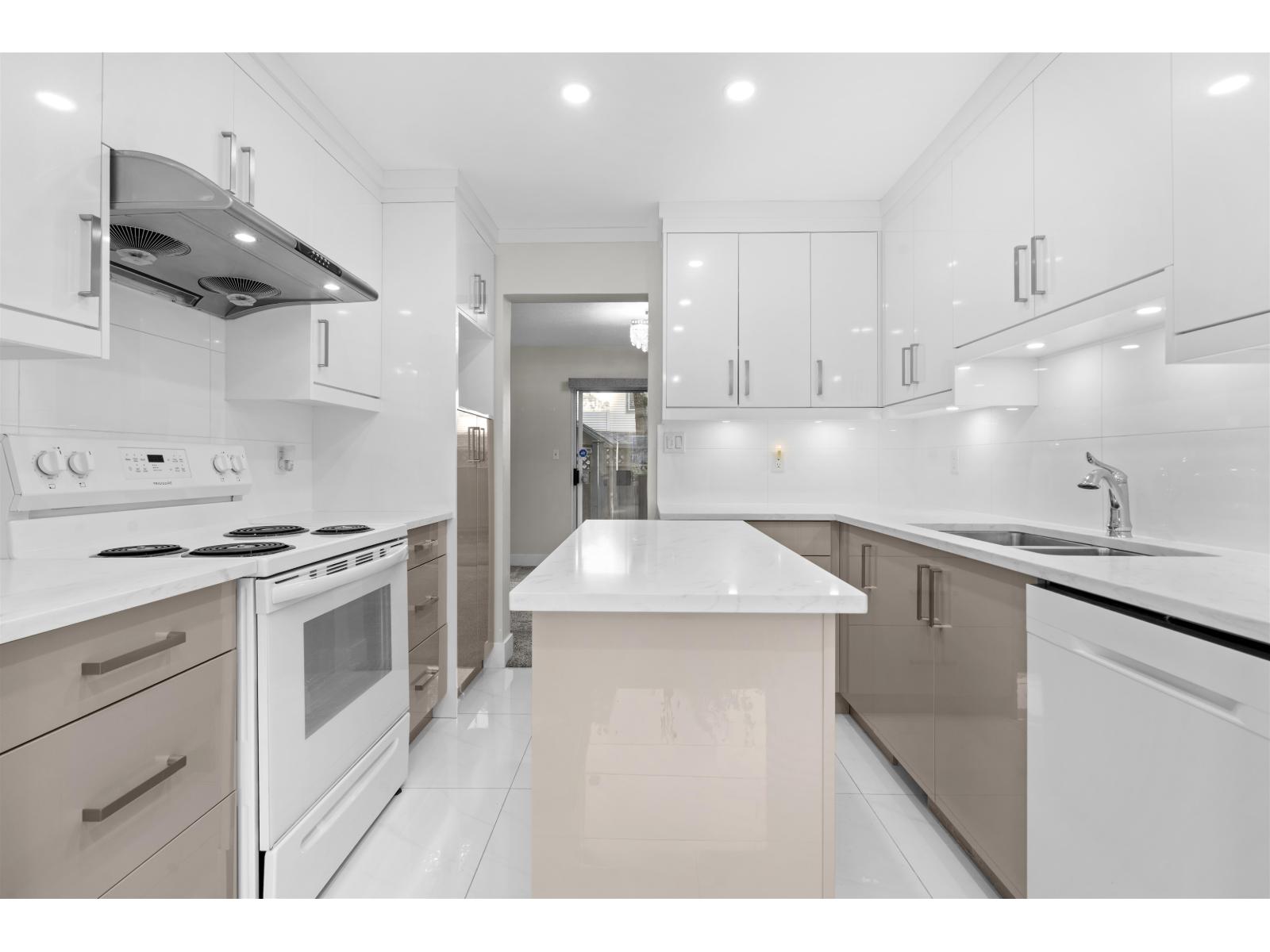 125 8655 King George Boulevard, Surrey, British Columbia V3W 5C4 - Photo 10 - R3107146