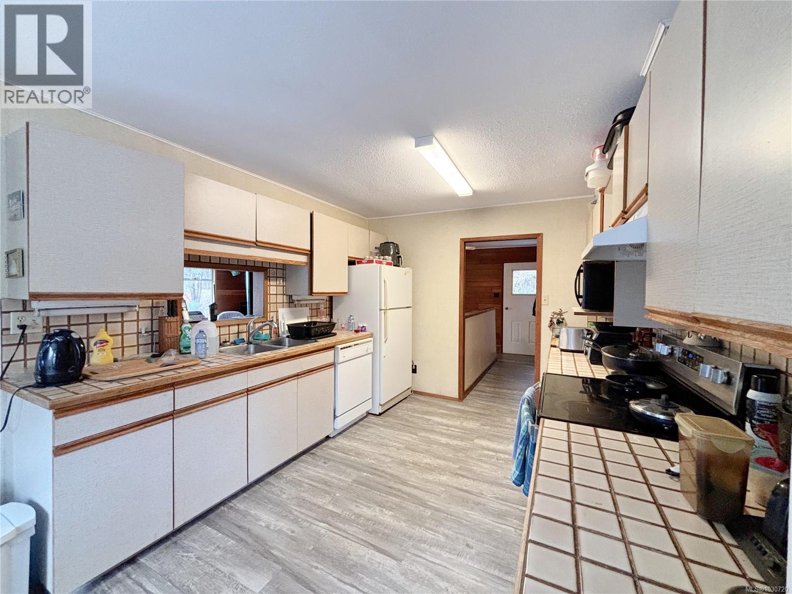 1068 Princess Victoria View, Tahsis, British Columbia  V0P 1X0 - Photo 4 - 1030720