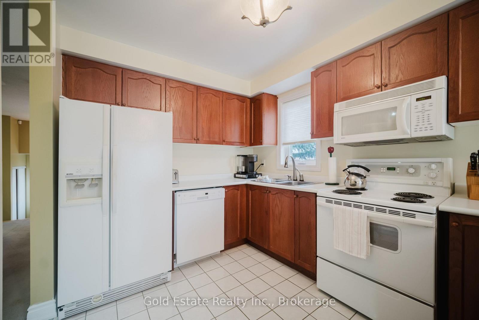 59 Royal Orchard Drive, Brampton, Ontario  L6X 4M5 - Photo 10 - W12964972