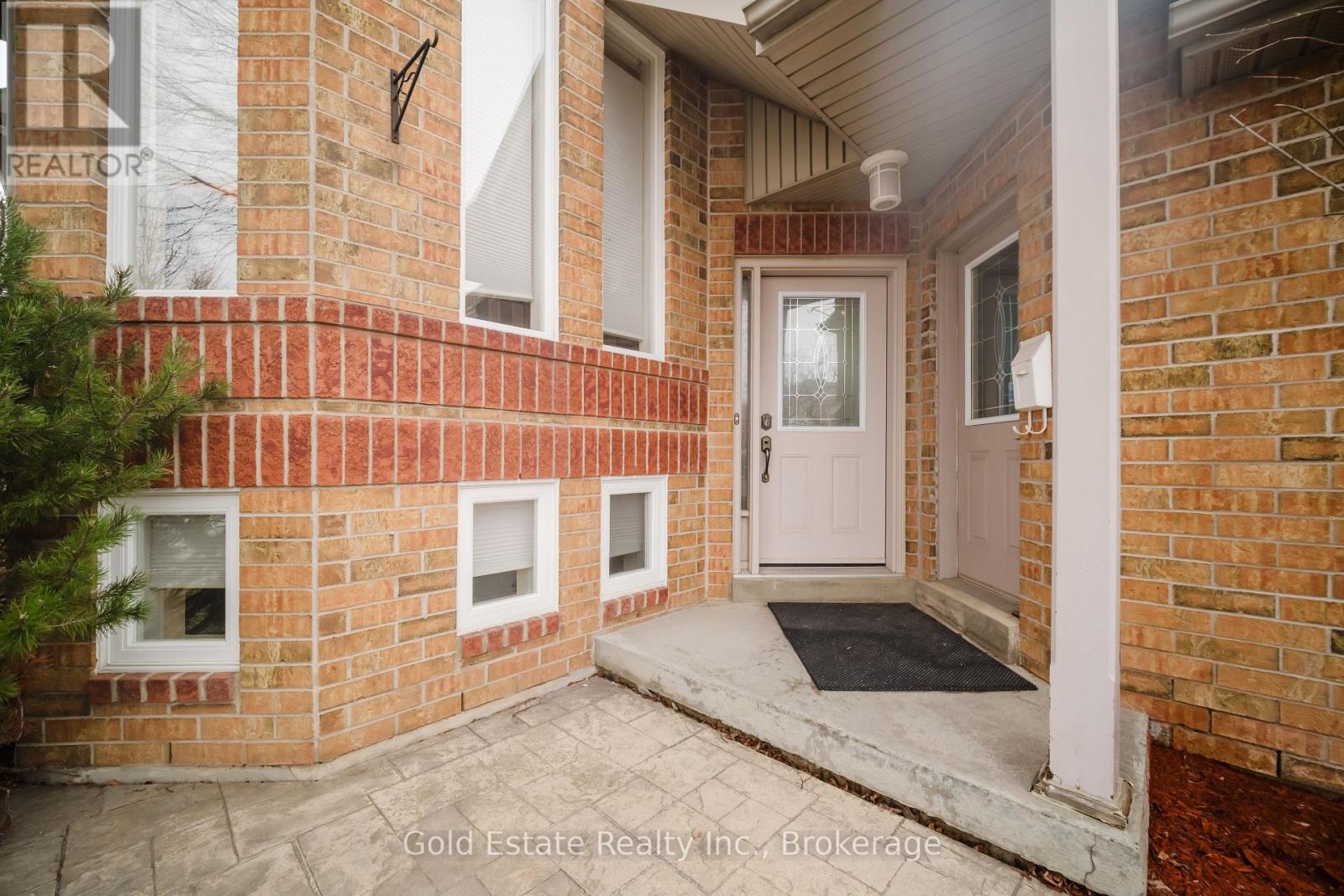 59 Royal Orchard Drive, Brampton, Ontario  L6X 4M5 - Photo 2 - W12964972