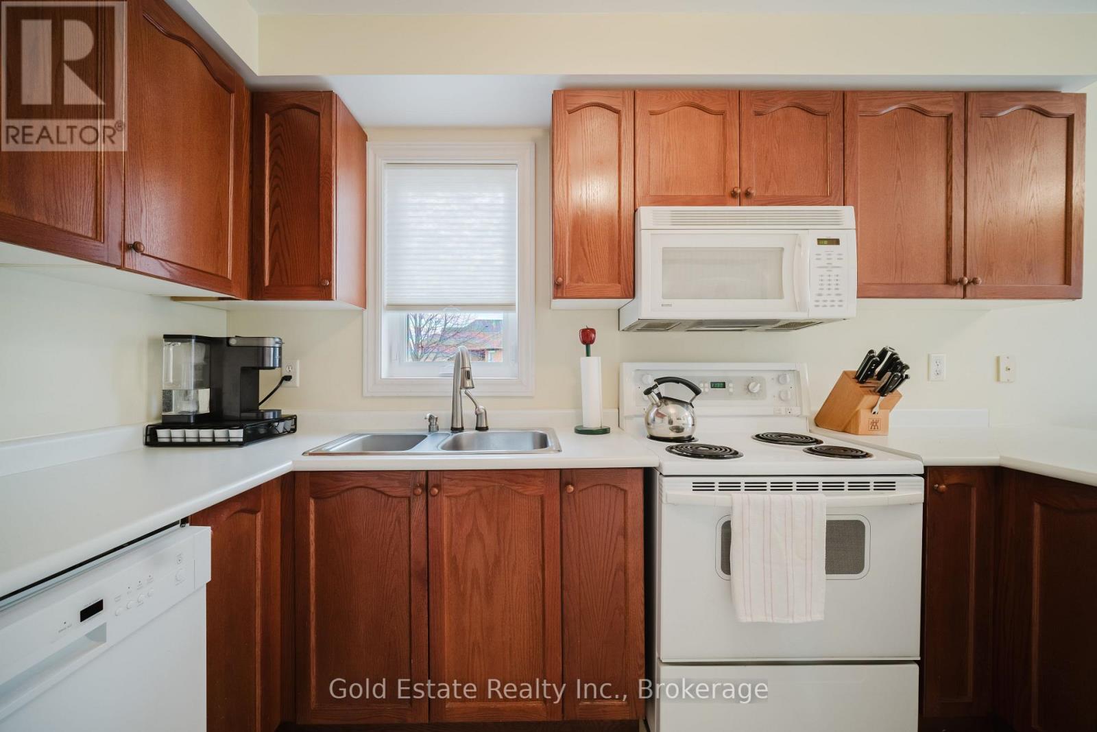 59 Royal Orchard Drive, Brampton, Ontario  L6X 4M5 - Photo 8 - W12964972