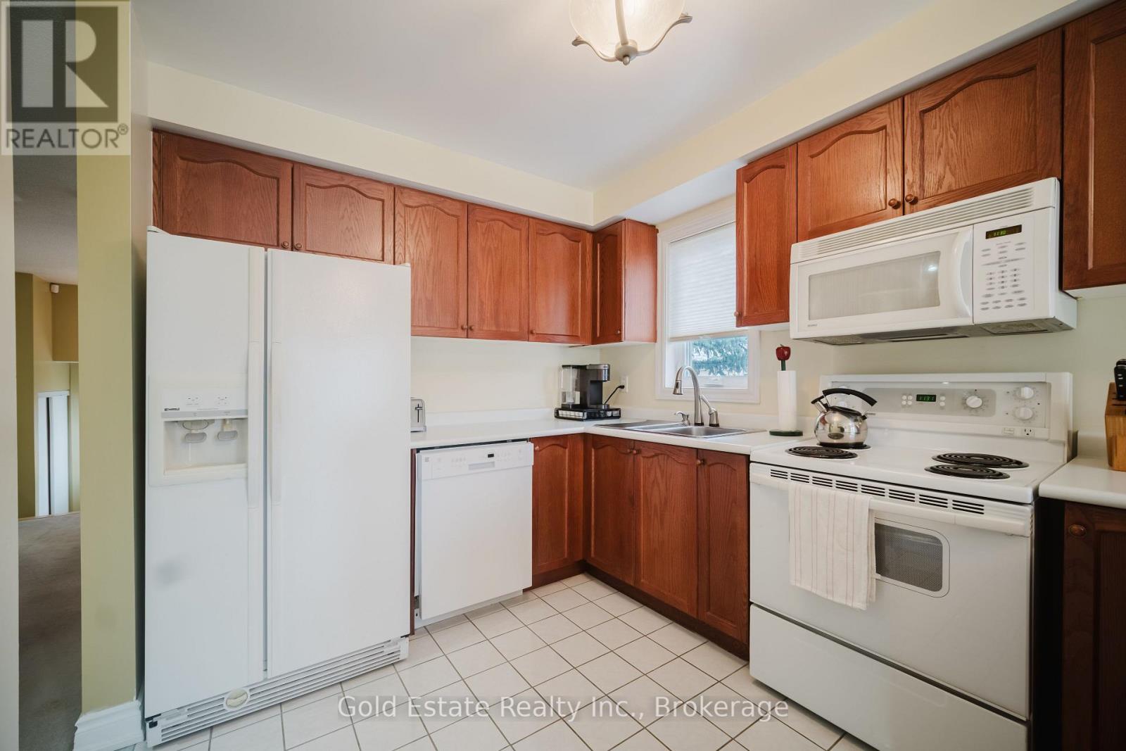 59 Royal Orchard Drive, Brampton, Ontario  L6X 4M5 - Photo 9 - W12964972