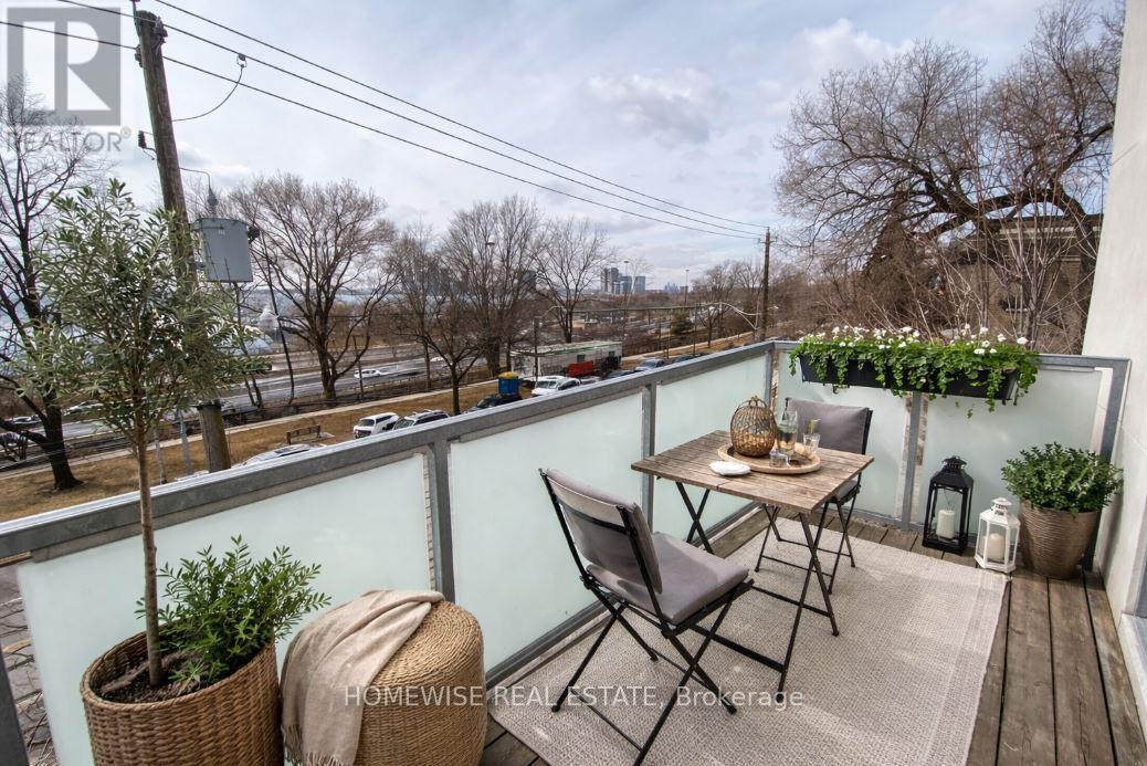 207 - 1 TRILLER AVENUE, Toronto, Ontario