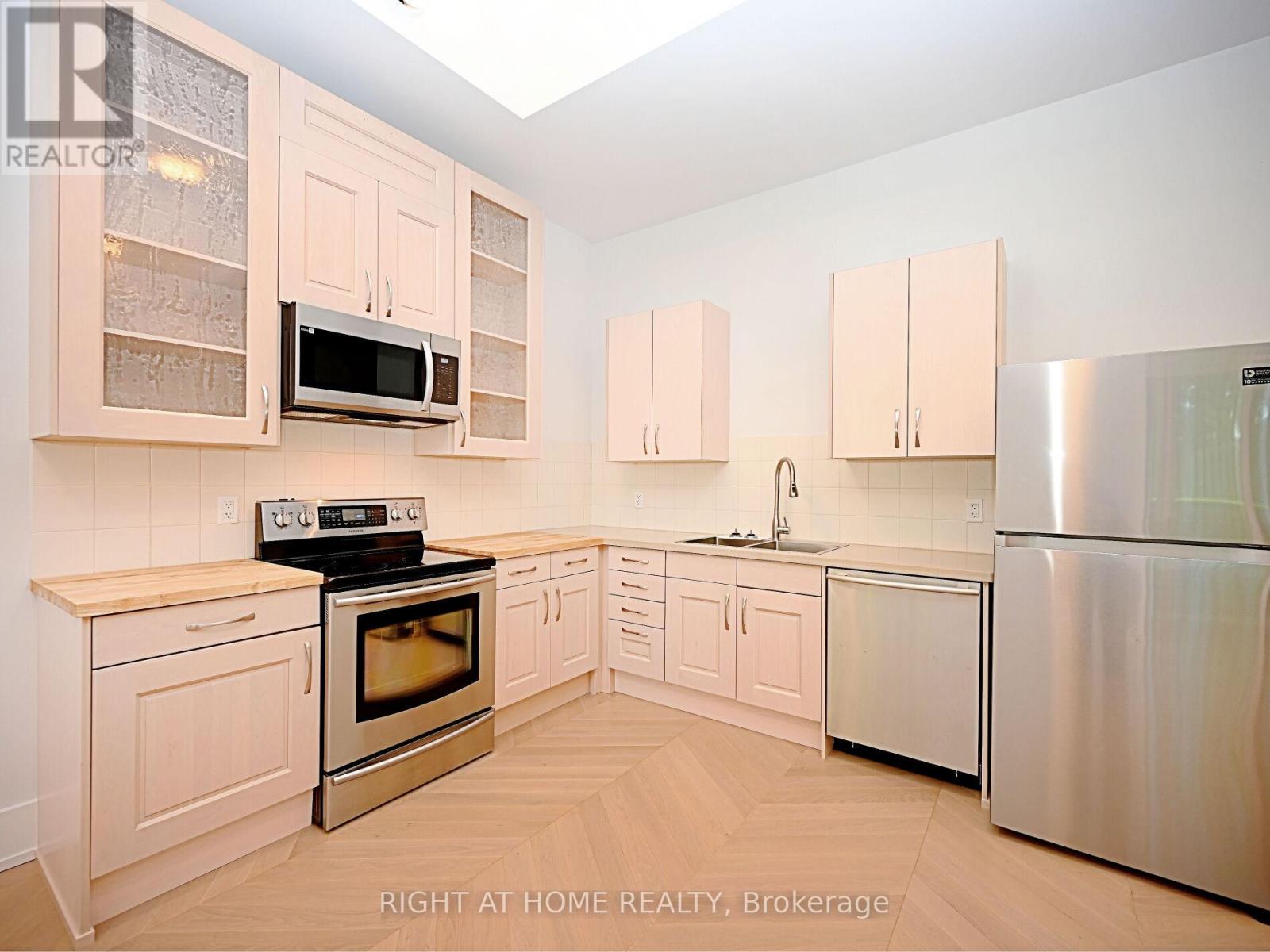 50b Woodlawn Avenue, Mississauga, Ontario  L5G 3K6 - Photo 13 - W12965024