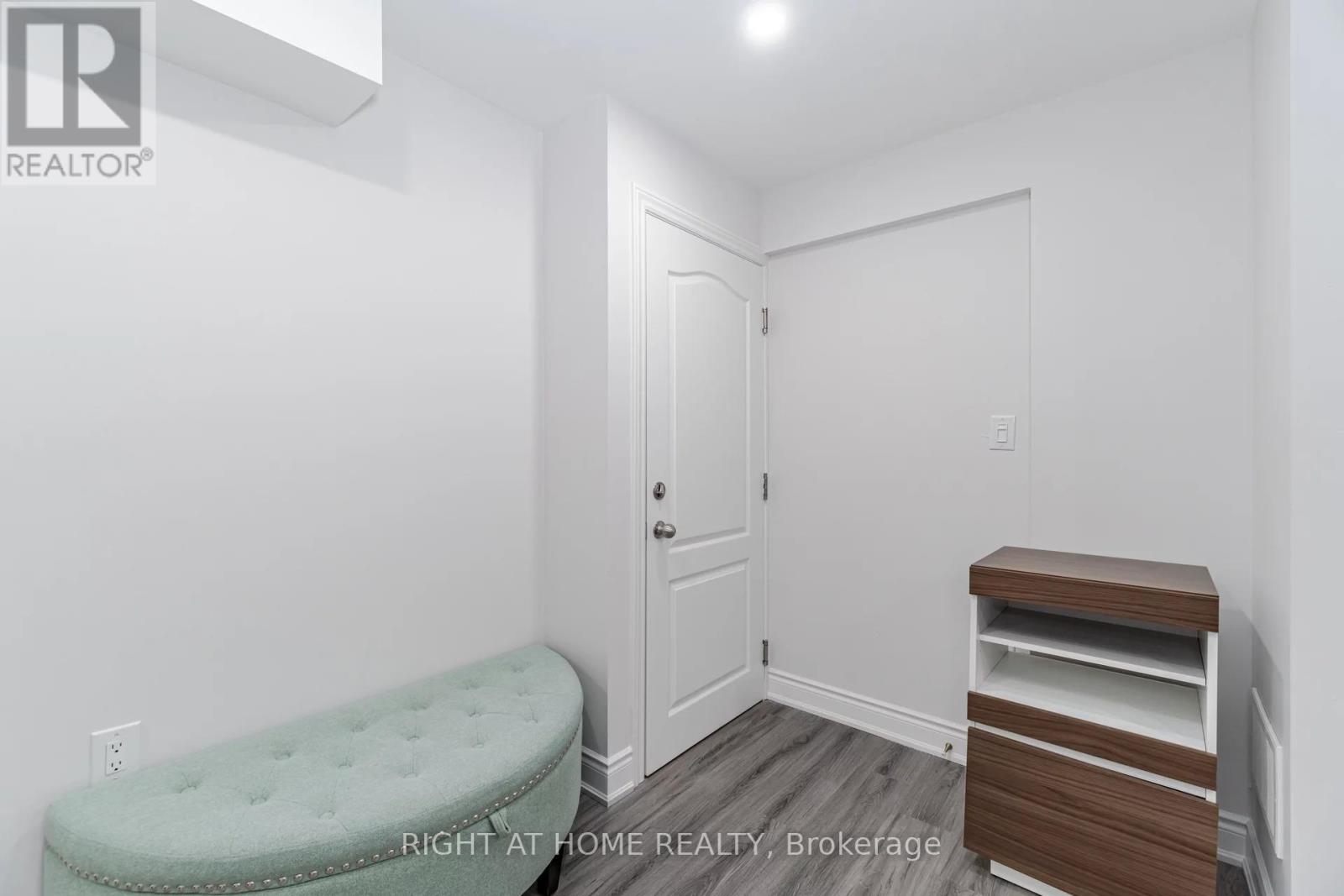 Lower - 1356 Basswood Crescent, Milton, Ontario  L9E 1M4 - Photo 10 - W12965034