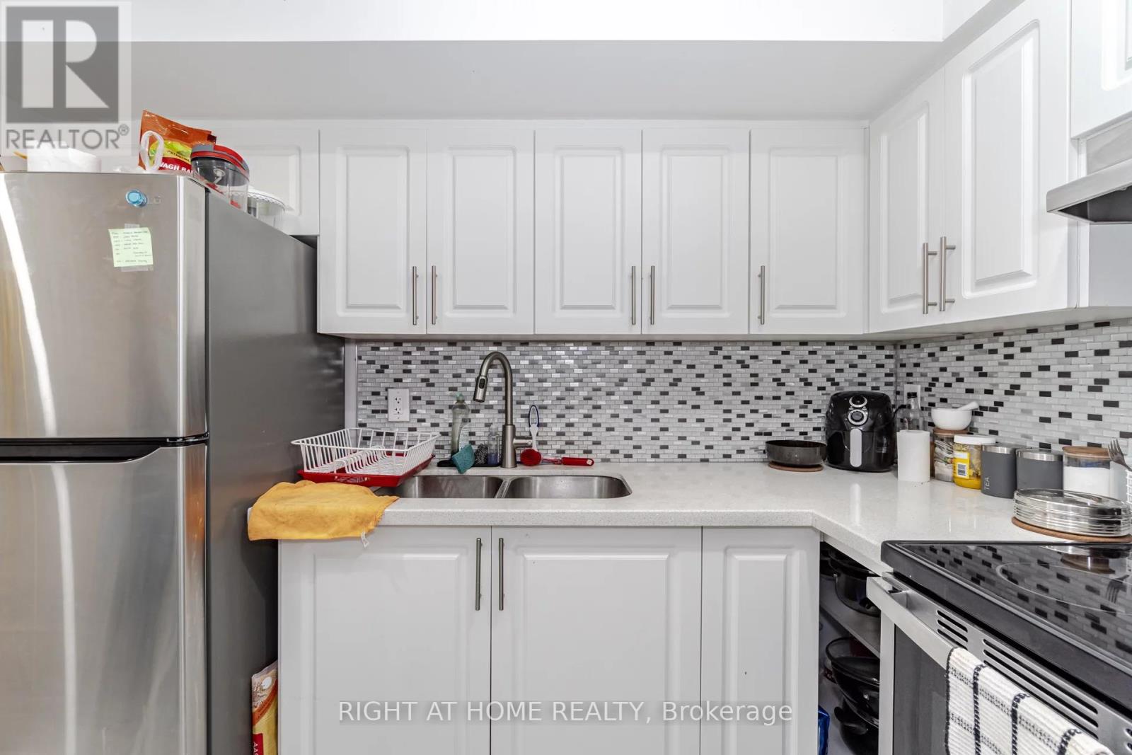 Lower - 1356 Basswood Crescent, Milton, Ontario  L9E 1M4 - Photo 13 - W12965034