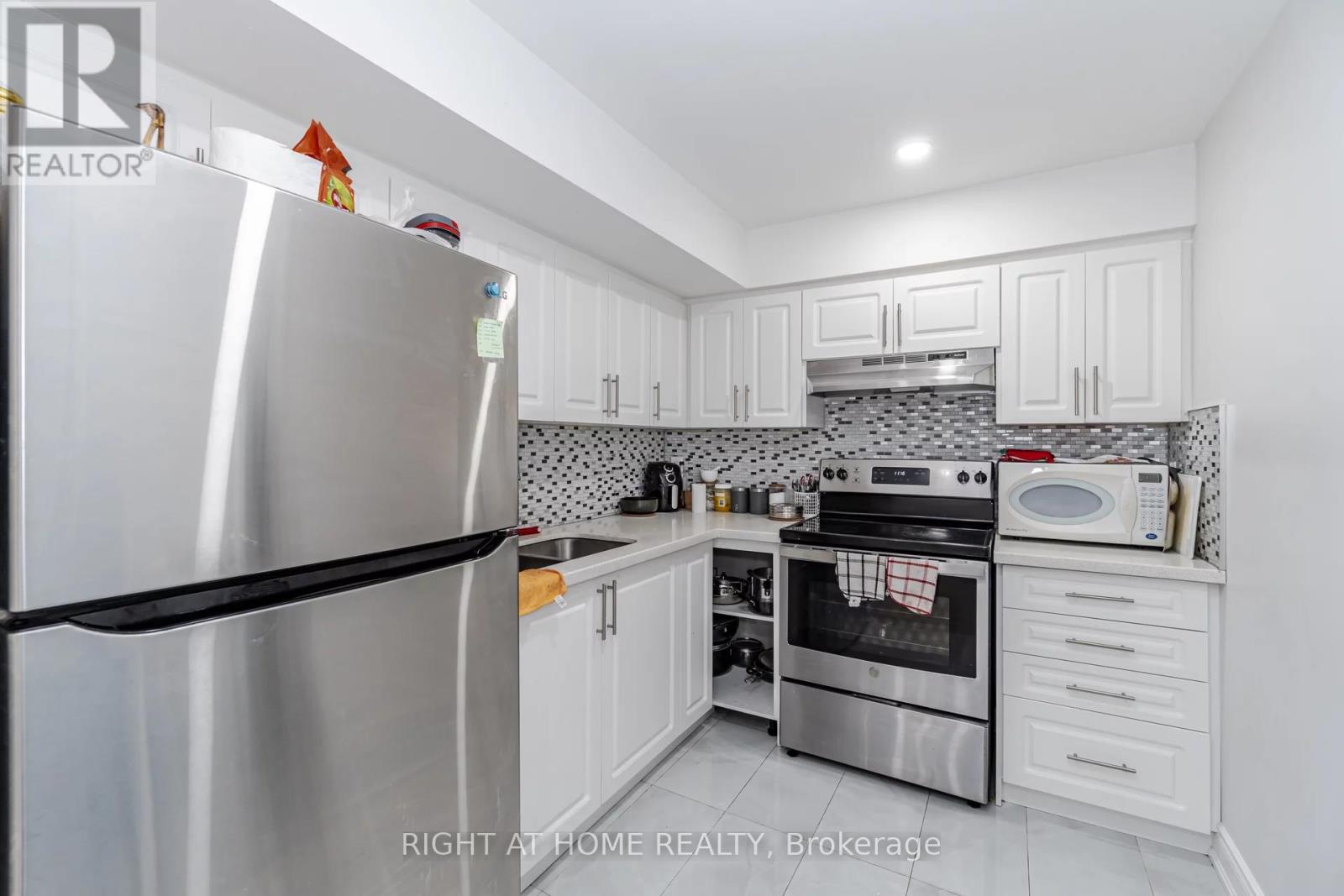 Lower - 1356 Basswood Crescent, Milton, Ontario  L9E 1M4 - Photo 20 - W12965034