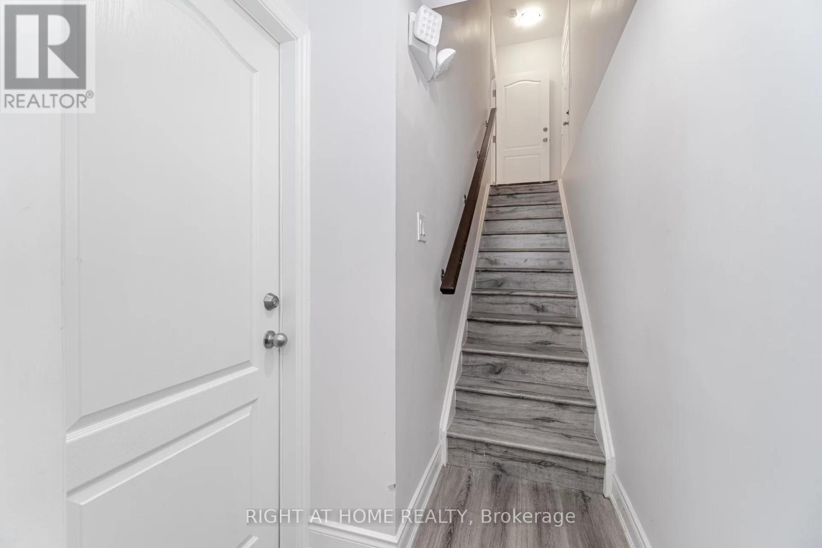 Lower - 1356 Basswood Crescent, Milton, Ontario  L9E 1M4 - Photo 4 - W12965034