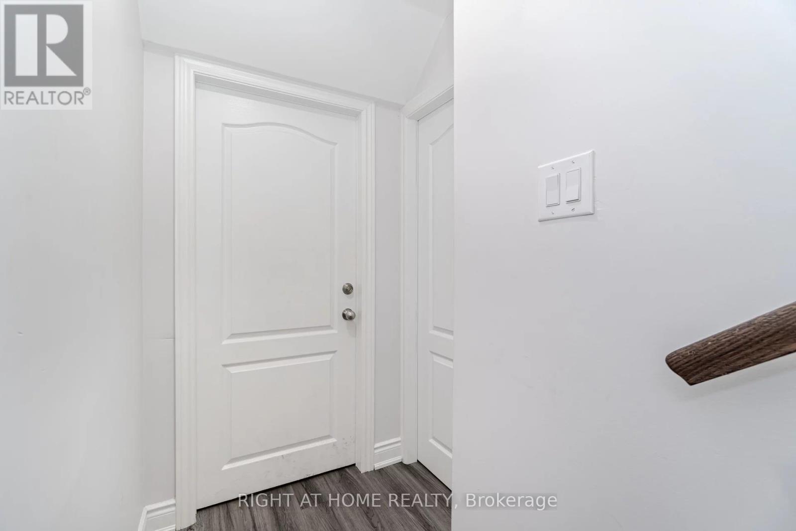 Lower - 1356 Basswood Crescent, Milton, Ontario  L9E 1M4 - Photo 5 - W12965034