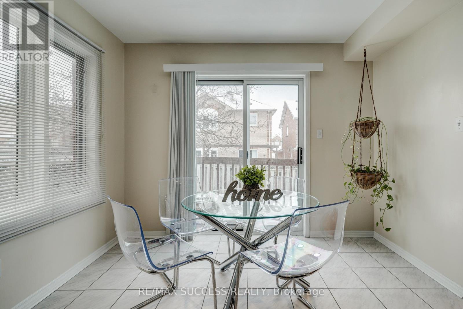 118 White Tail Crescent, Brampton, Ontario  L6Y 5C3 - Photo 12 - W12965036