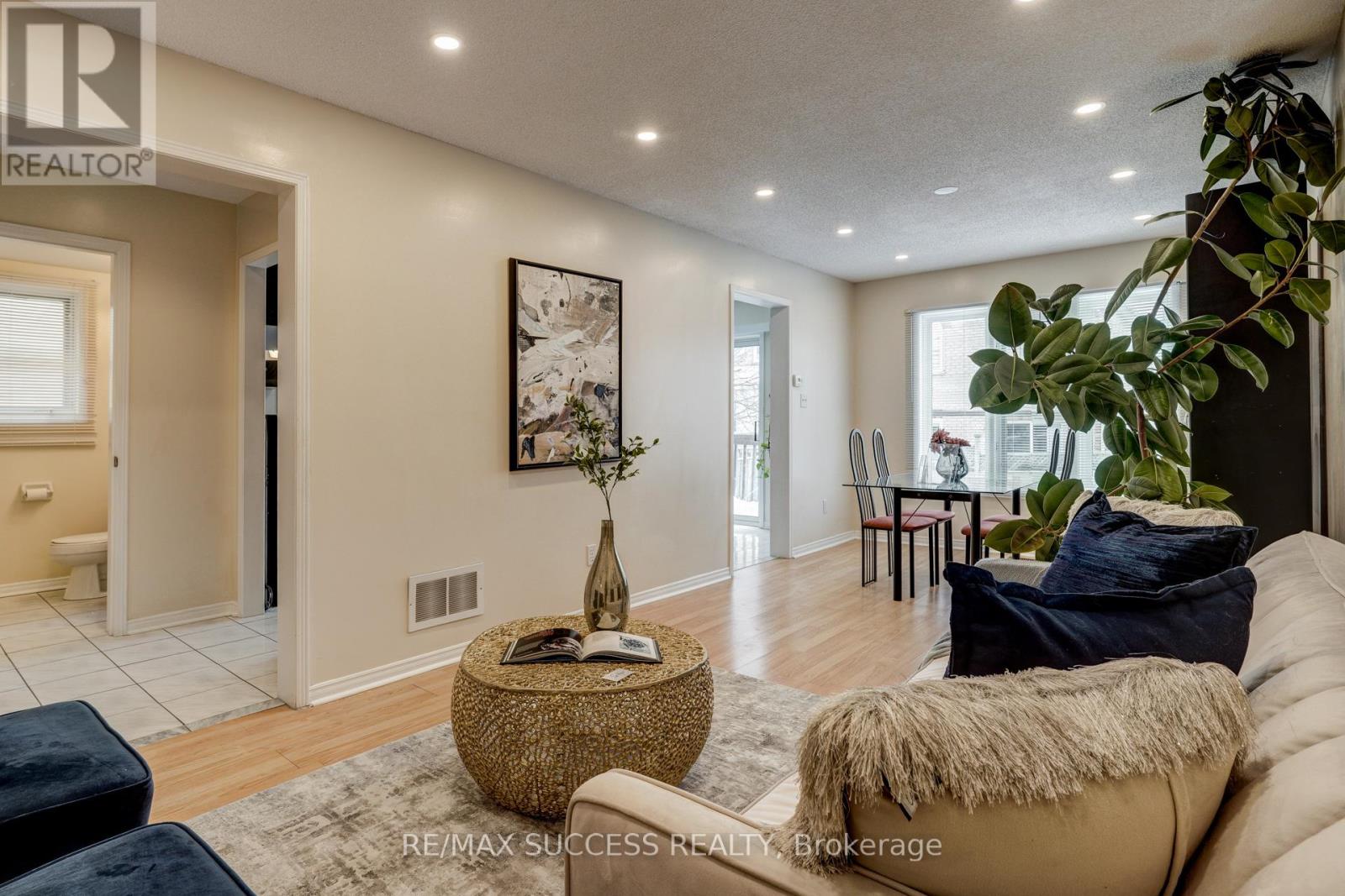 118 White Tail Crescent, Brampton, Ontario  L6Y 5C3 - Photo 17 - W12965036