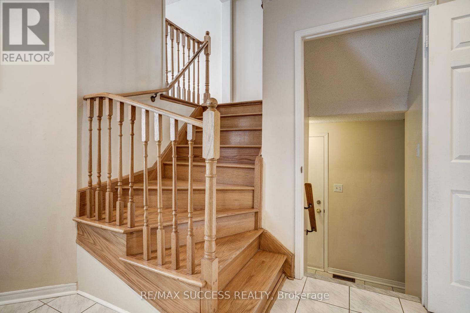 118 White Tail Crescent, Brampton, Ontario  L6Y 5C3 - Photo 19 - W12965036