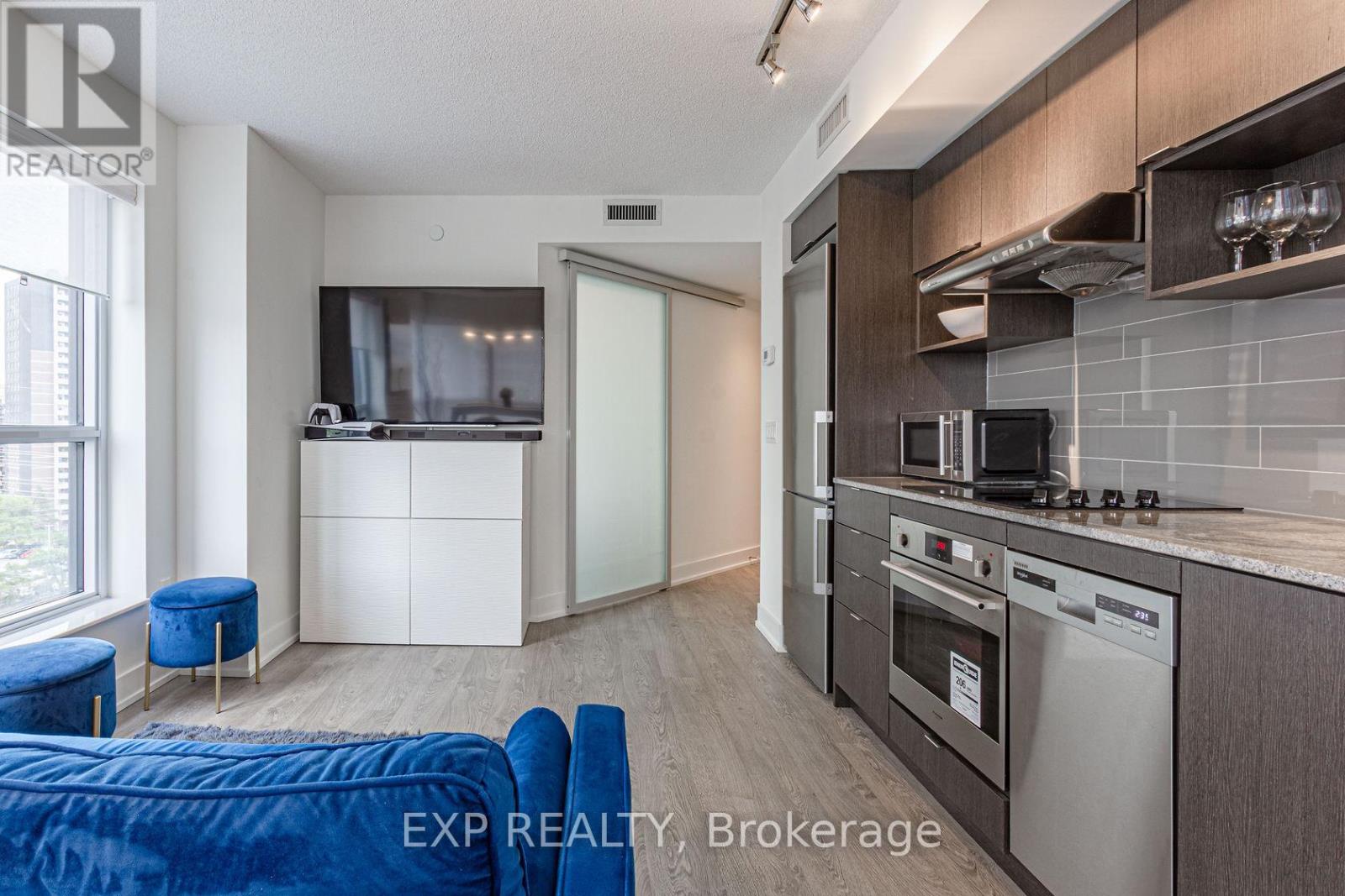 804 - 7 Mabelle Avenue, Toronto, Ontario  M9A 4X1 - Photo 10 - W12965054