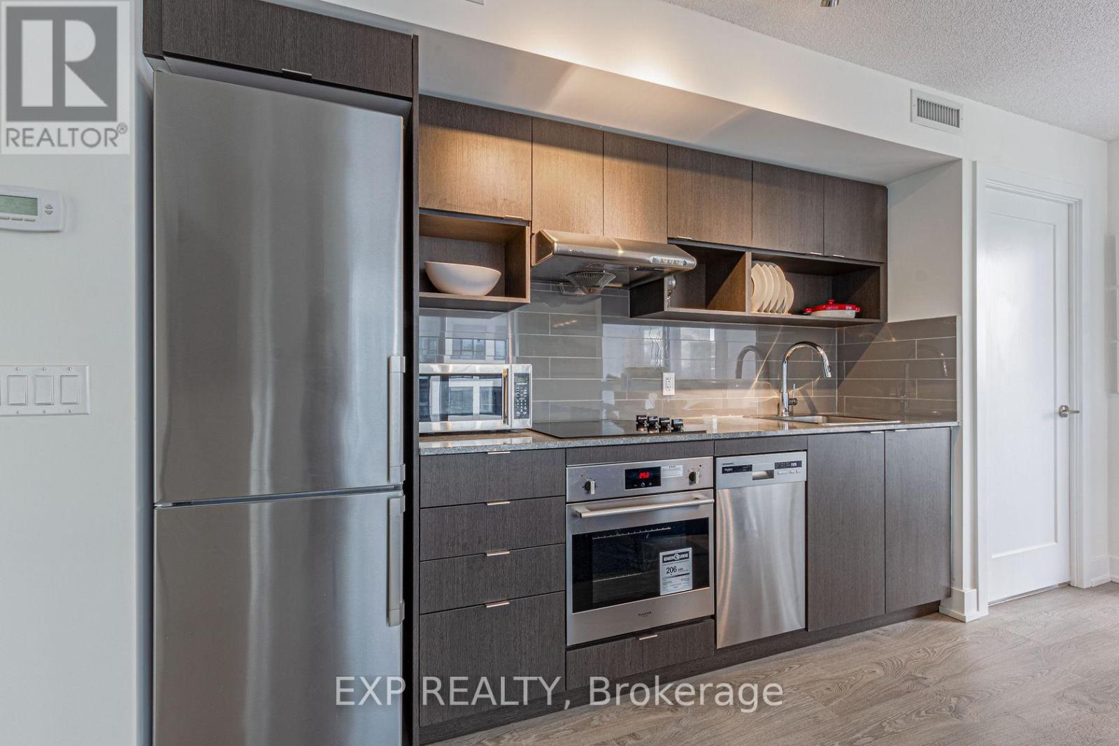 804 - 7 Mabelle Avenue, Toronto, Ontario  M9A 4X1 - Photo 11 - W12965054