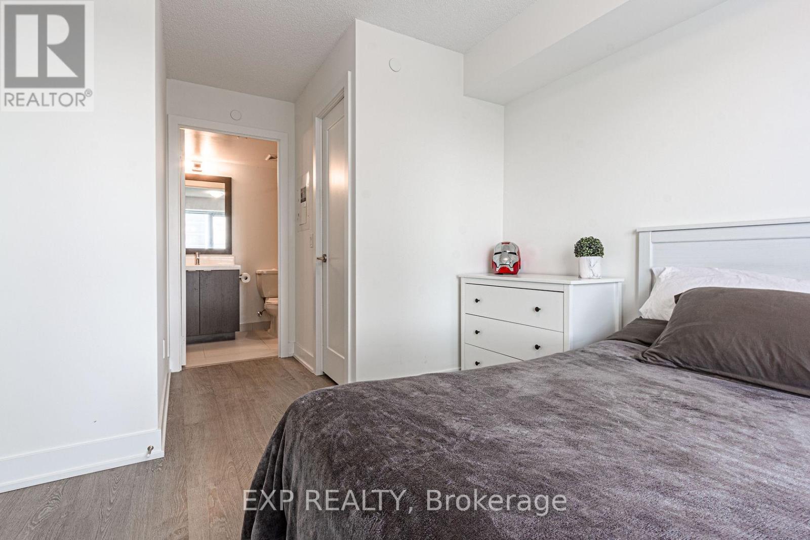 804 - 7 Mabelle Avenue, Toronto, Ontario  M9A 4X1 - Photo 20 - W12965054