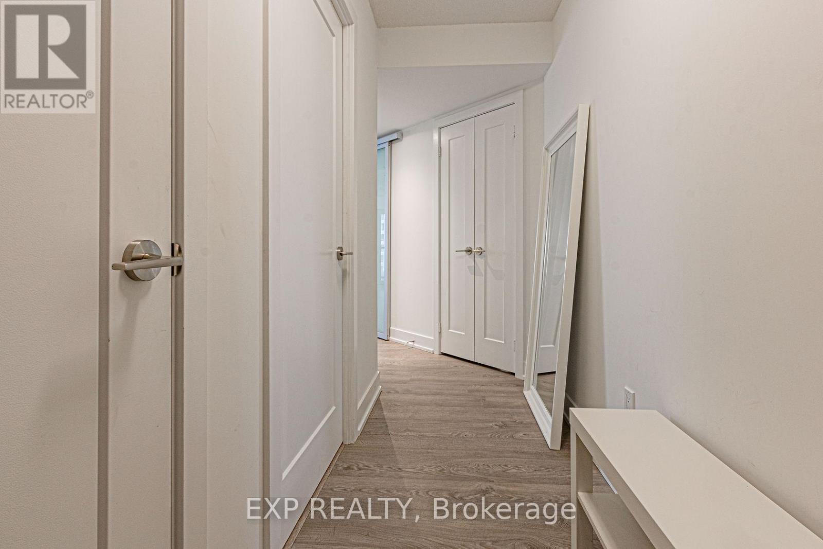 804 - 7 Mabelle Avenue, Toronto, Ontario  M9A 4X1 - Photo 5 - W12965054