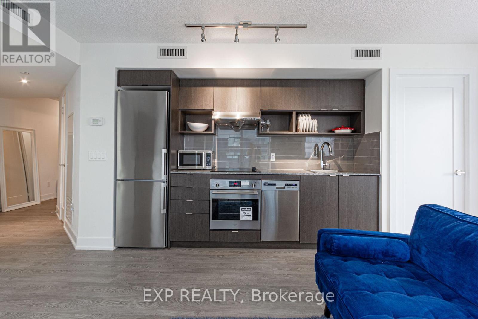 804 - 7 Mabelle Avenue, Toronto, Ontario  M9A 4X1 - Photo 9 - W12965054