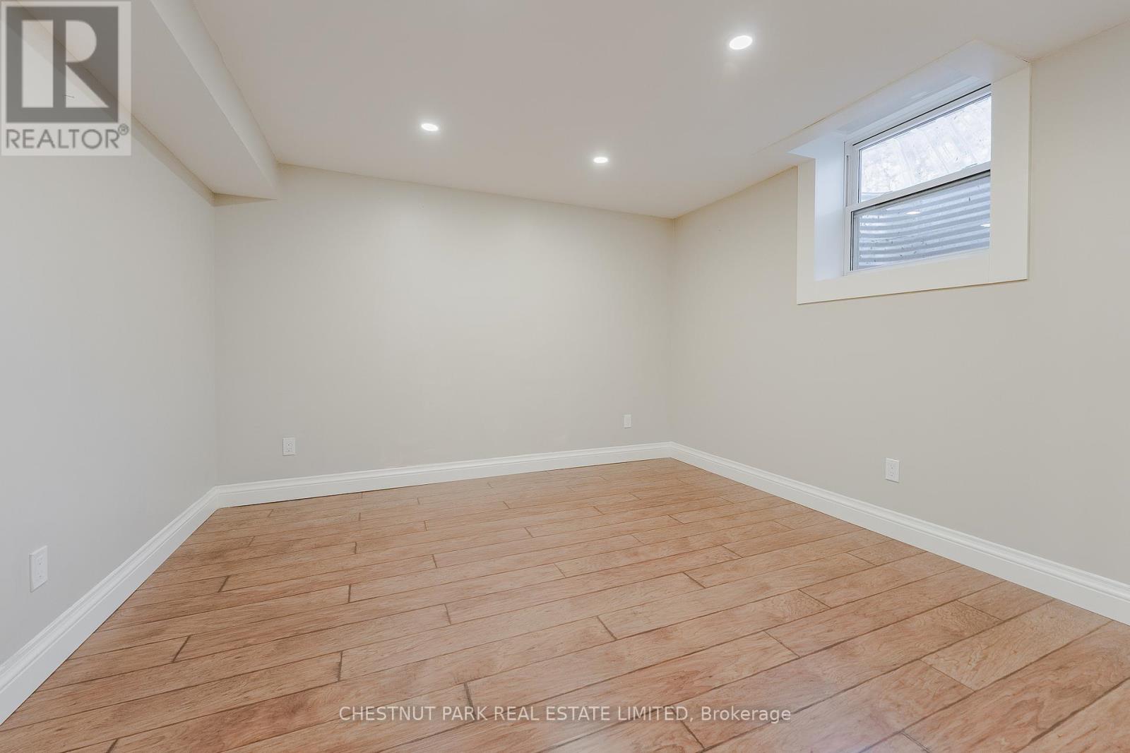 1229 Freeman Street, Burlington, Ontario  L7S 2J7 - Photo 33 - W12965058