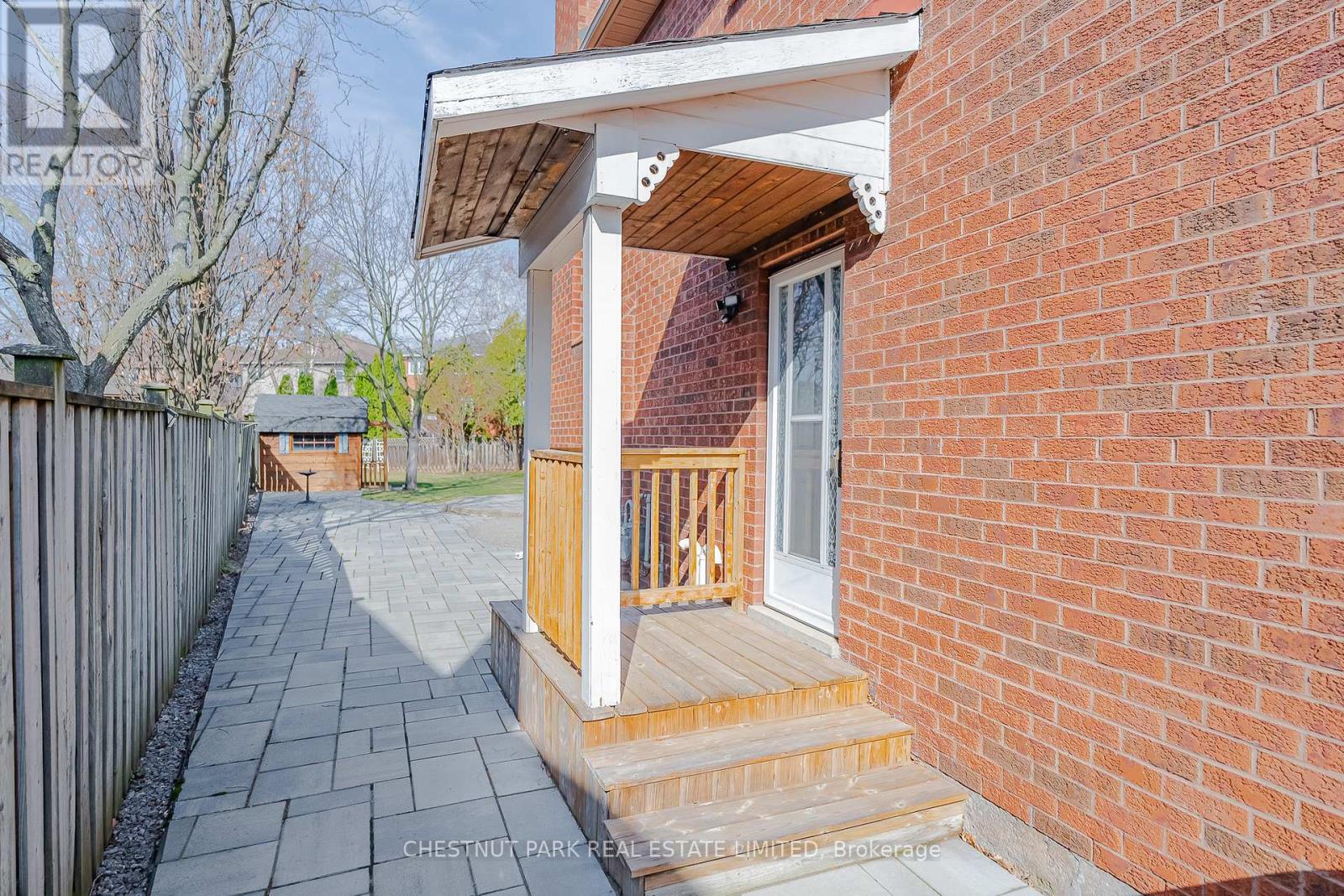 1229 Freeman Street, Burlington, Ontario  L7S 2J7 - Photo 36 - W12965058