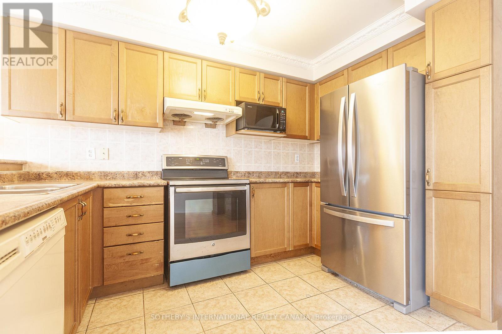 75 Rockgarden Trail, Brampton, Ontario  L6R 3M9 - Photo 8 - W12965064