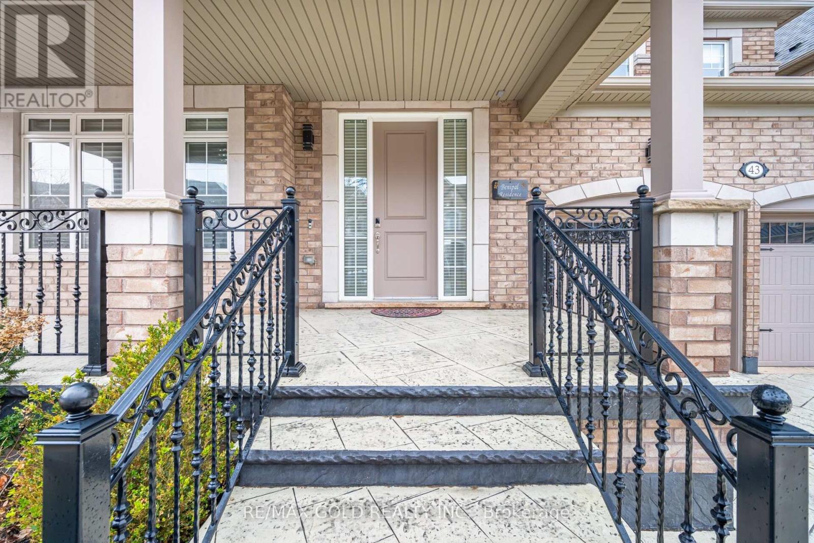 43 Decorso Drive, Brampton, Ontario  L6P 3Y3 - Photo 2 - W12965094