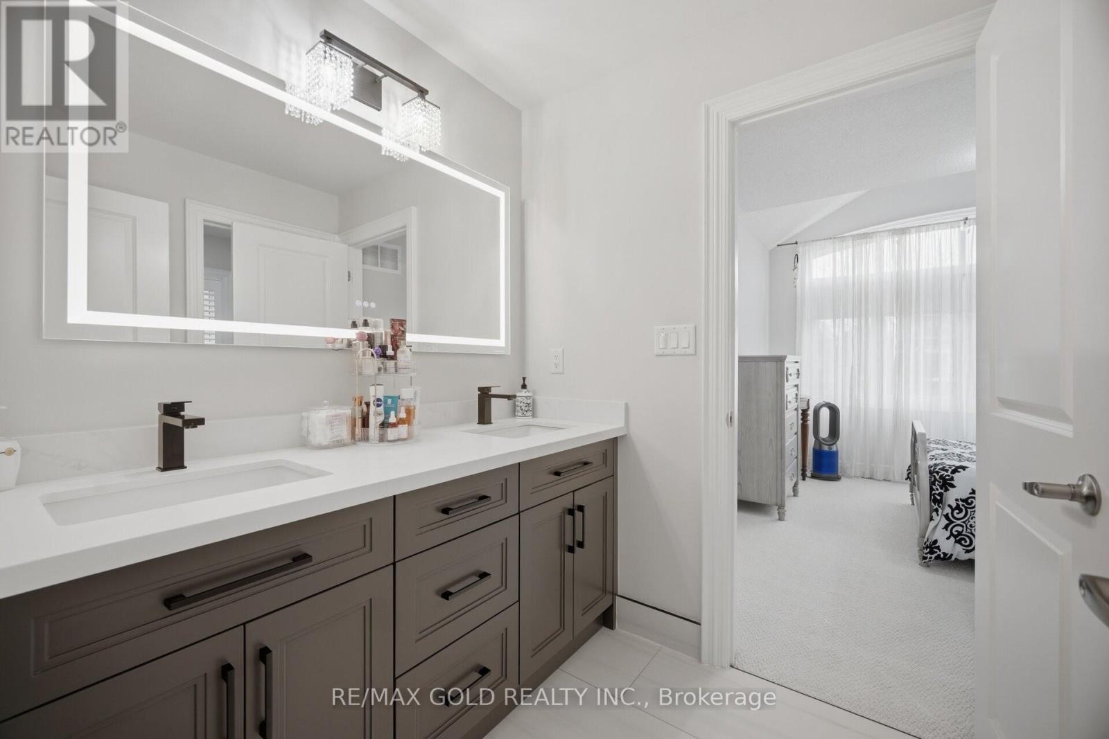 43 Decorso Drive, Brampton, Ontario  L6P 3Y3 - Photo 23 - W12965094