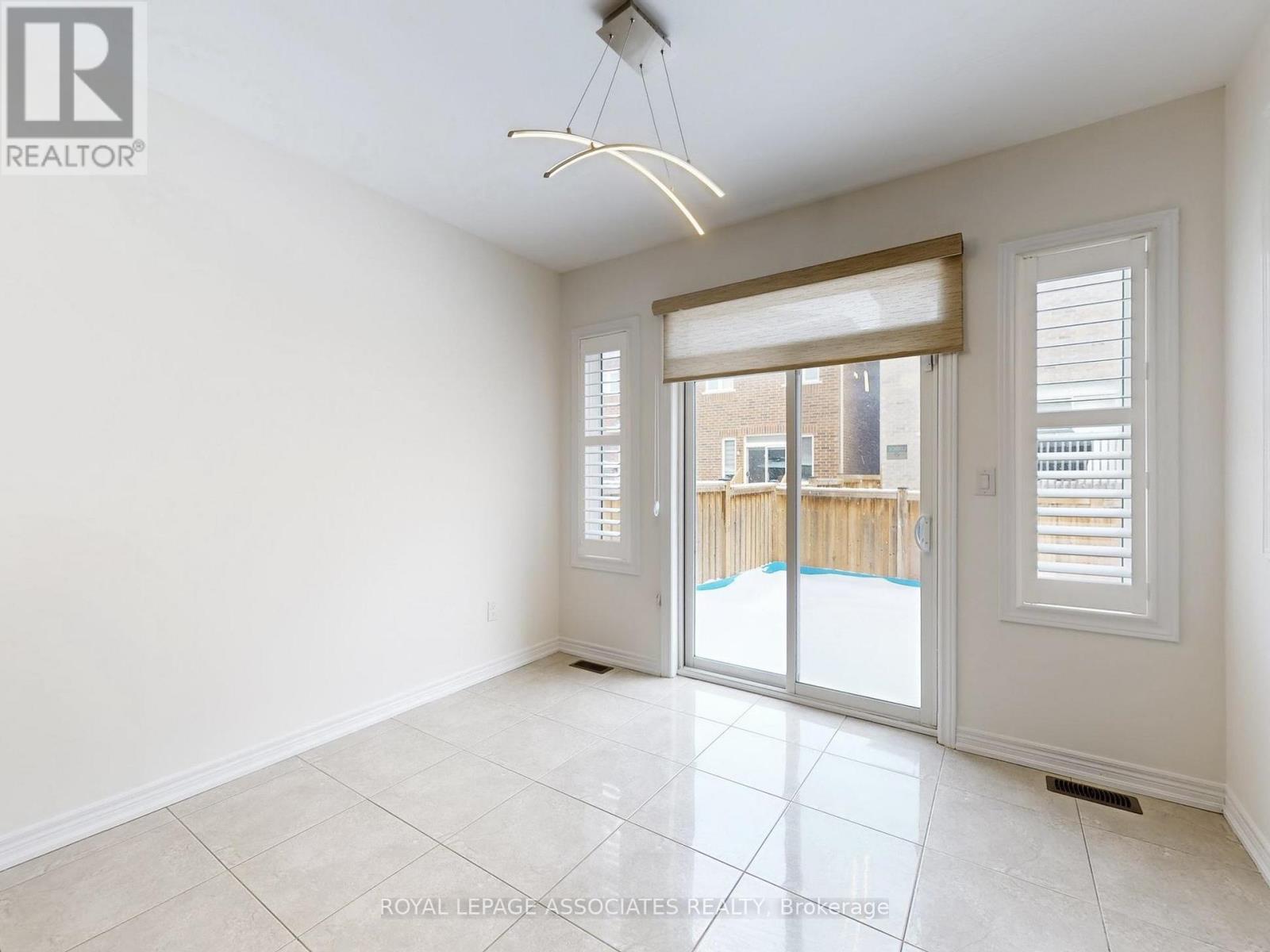 10 Lloyd Crescent, Brampton, Ontario  L7A 4J5 - Photo 19 - W12965130