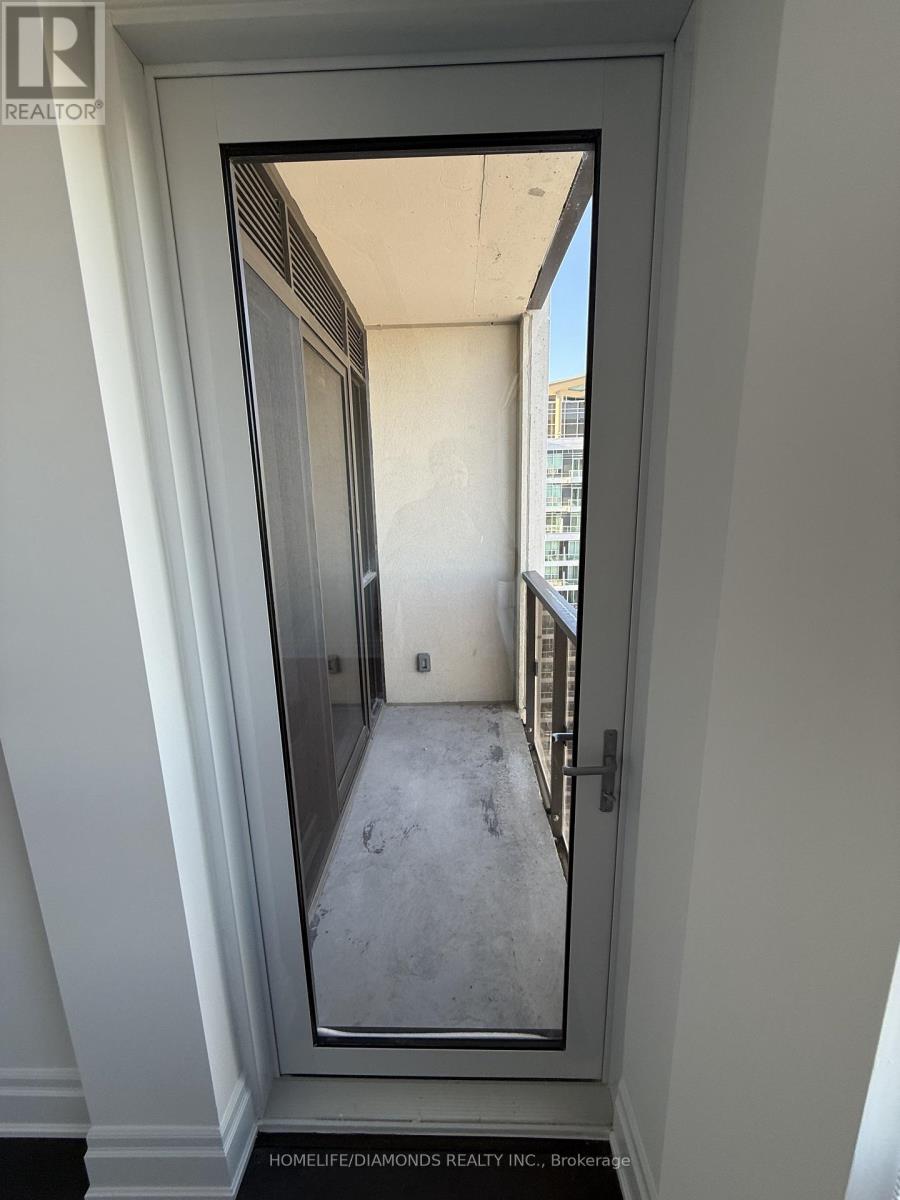 2404 - 30 Elm Drive, Mississauga, Ontario  L5B 0N6 - Photo 12 - W12965142