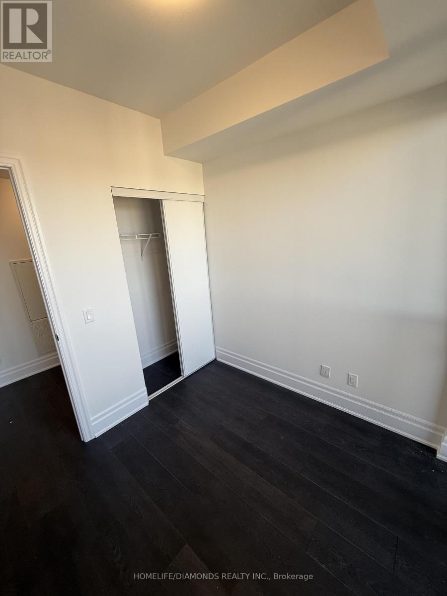 2404 - 30 Elm Drive, Mississauga, Ontario  L5B 0N6 - Photo 7 - W12965142