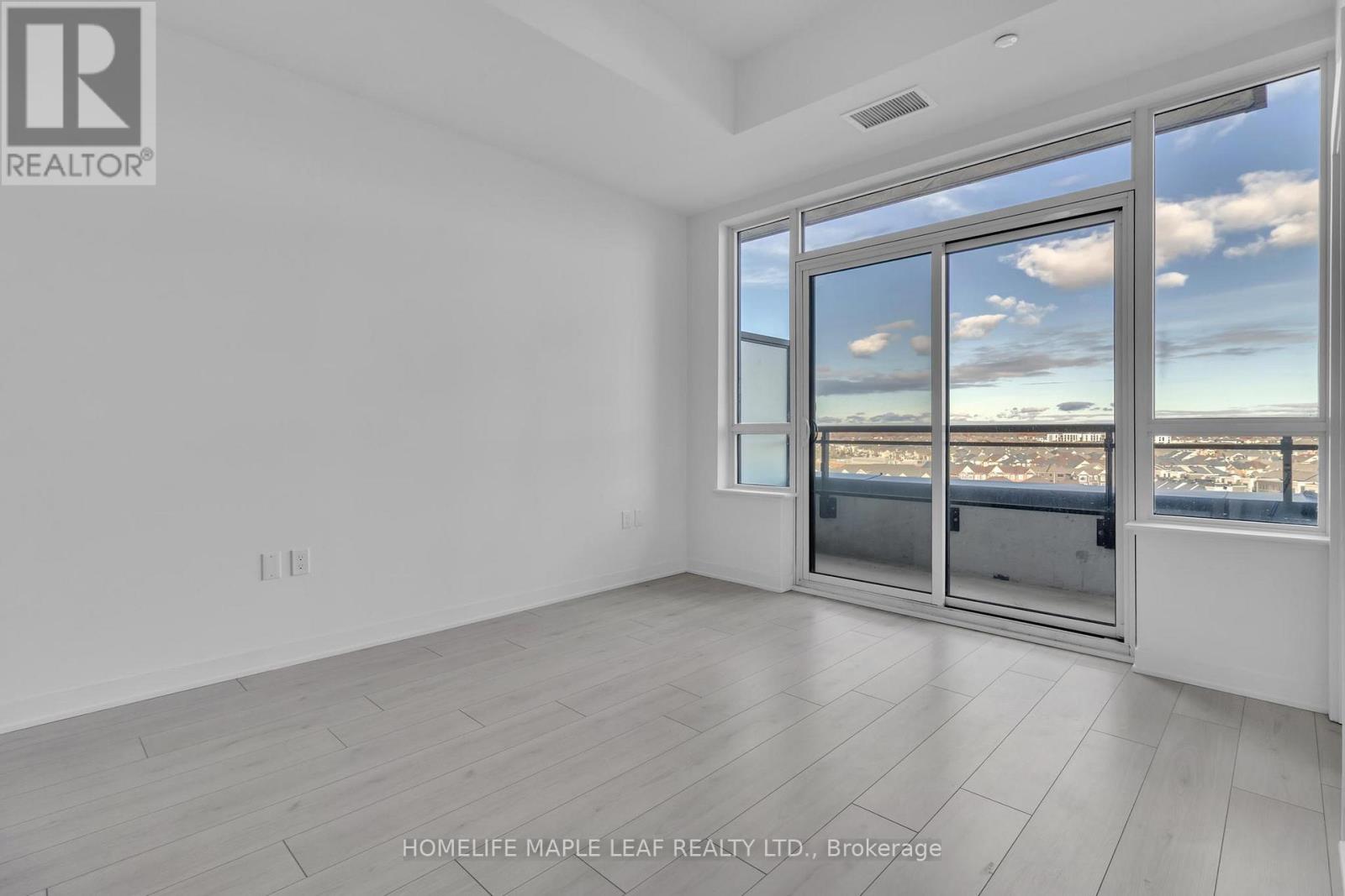 Lph01 - 395 Dundas Street W, Oakville, Ontario  L6M 4M2 - Photo 20 - W12965150