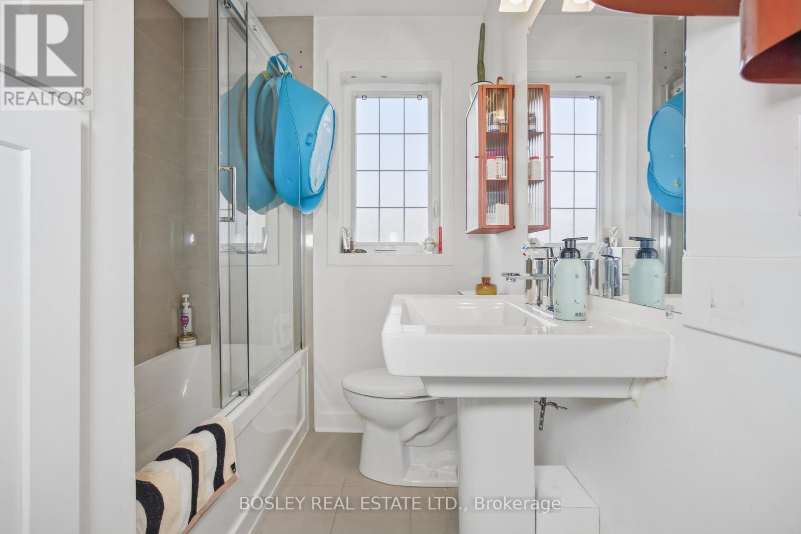 3 - 308 South Kingsway Street, Toronto, Ontario  M6S 3T9 - Photo 14 - W12965182