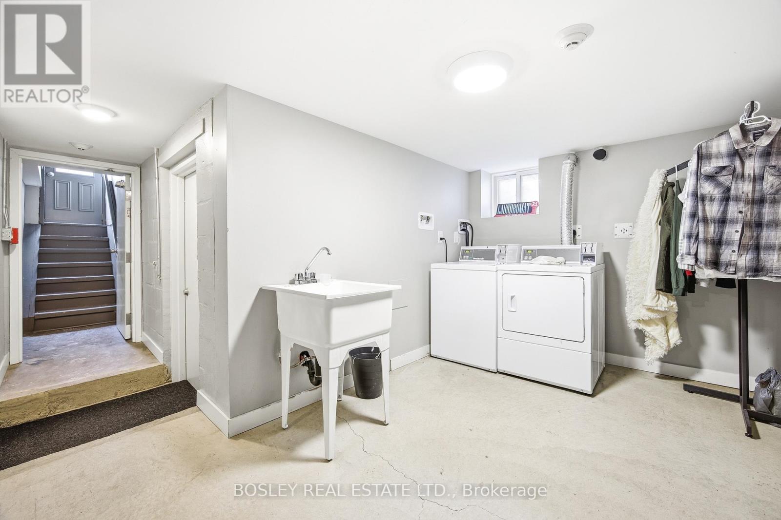 3 - 308 South Kingsway Street, Toronto, Ontario  M6S 3T9 - Photo 20 - W12965182