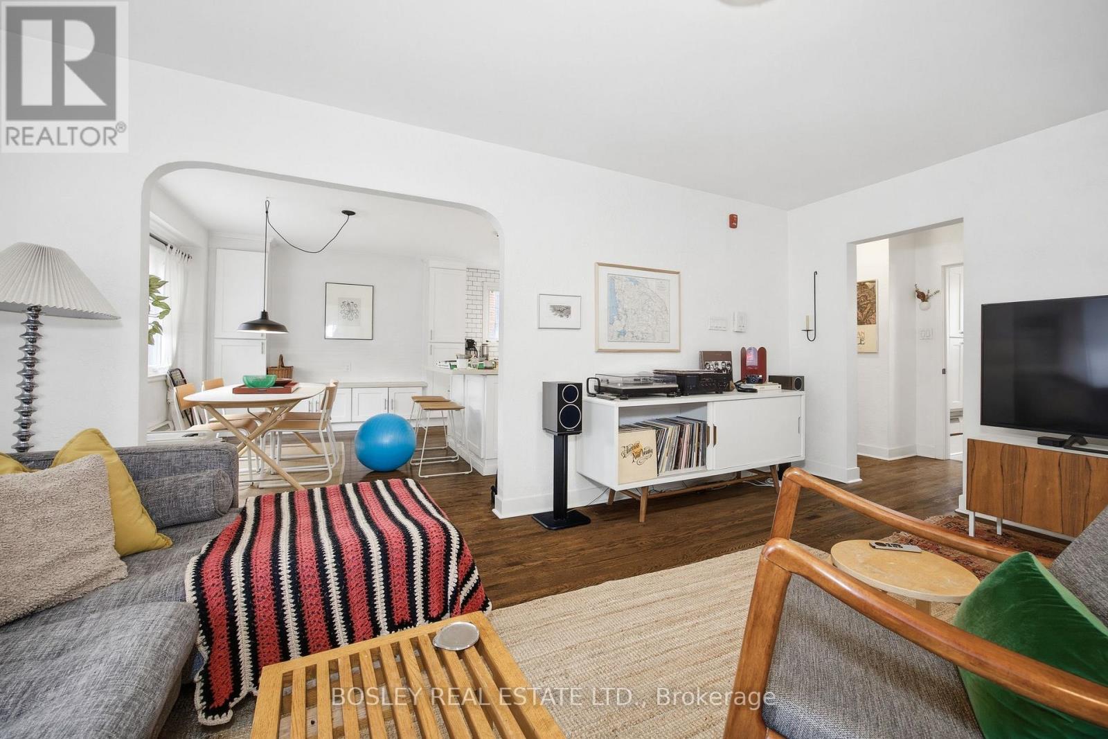 3 - 308 South Kingsway Street, Toronto, Ontario  M6S 3T9 - Photo 5 - W12965182