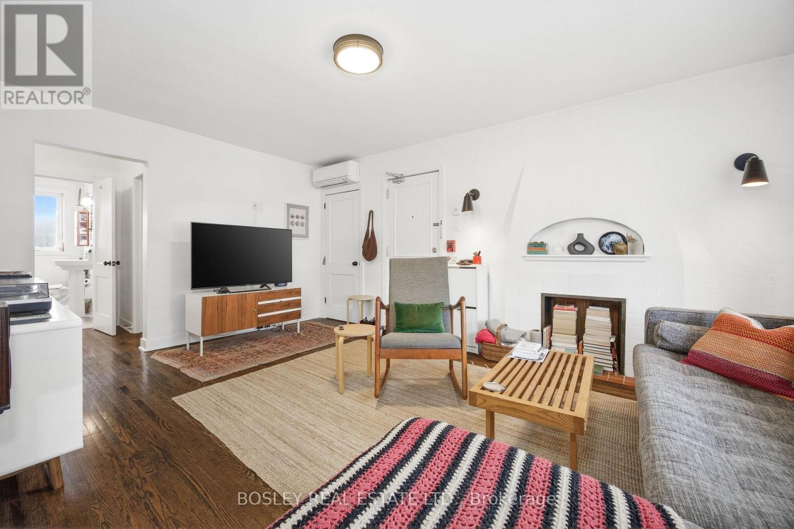 3 - 308 South Kingsway Street, Toronto, Ontario  M6S 3T9 - Photo 7 - W12965182