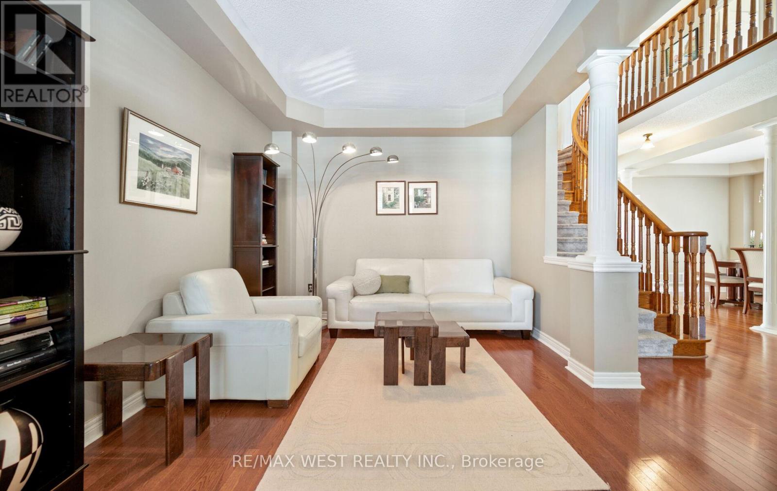 3374 Artesian Drive, Mississauga, Ontario  L5M 7J9 - Photo 11 - W12965196