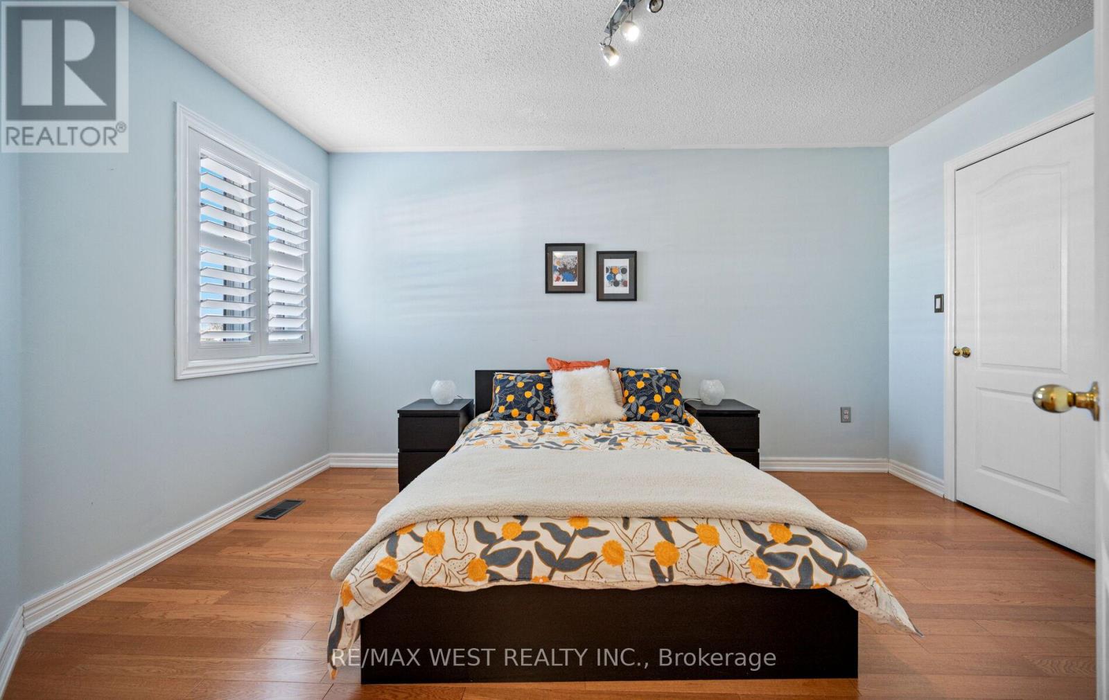 3374 Artesian Drive, Mississauga, Ontario  L5M 7J9 - Photo 36 - W12965196