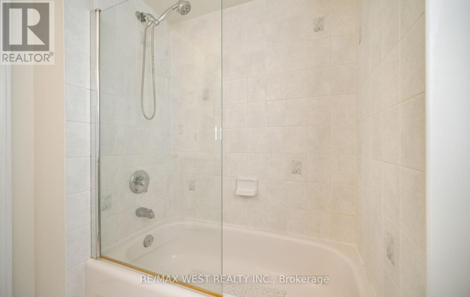 3374 Artesian Drive, Mississauga, Ontario  L5M 7J9 - Photo 40 - W12965196