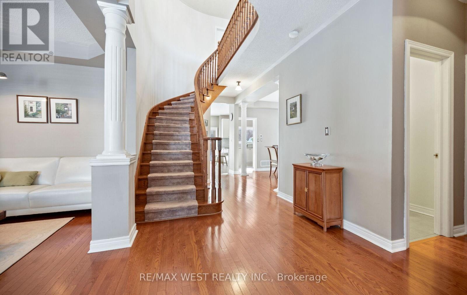 3374 Artesian Drive, Mississauga, Ontario  L5M 7J9 - Photo 8 - W12965196