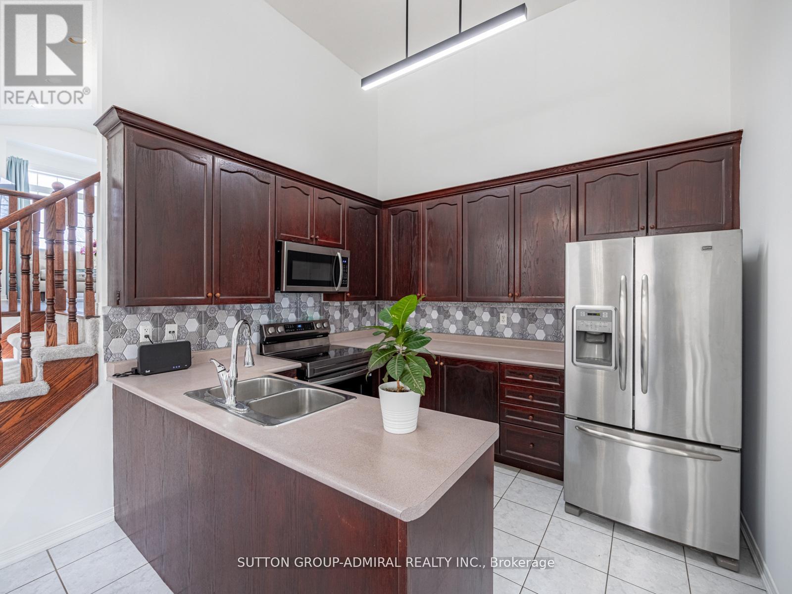 101 River Rock Crescent, Brampton, Ontario  L7A 2W4 - Photo 8 - W12965202