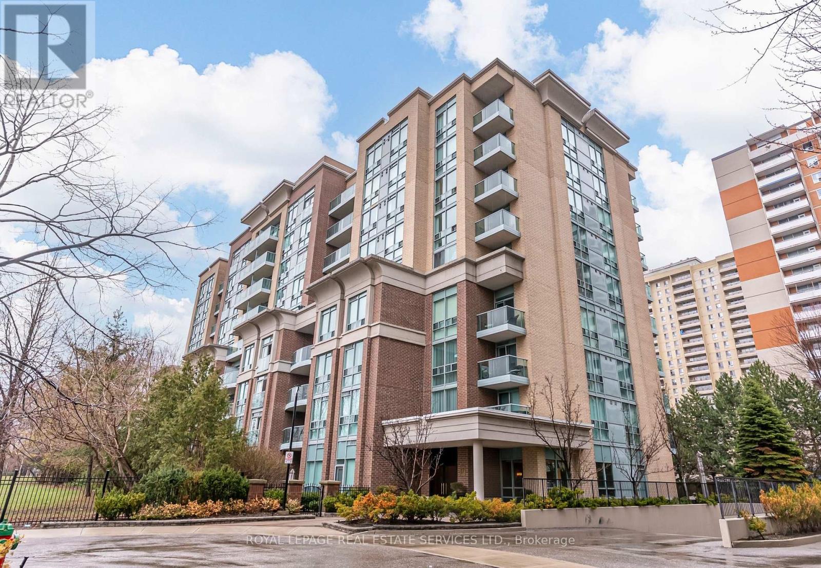 509 - 17 Michael Power Place, Toronto, Ontario  M9A 5G5 - Photo 2 - W12965218