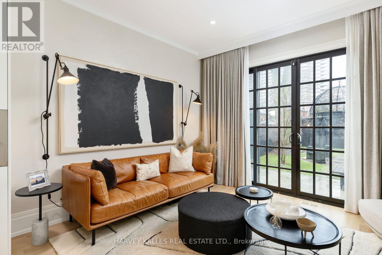 38 Sorauren Avenue, Toronto, Ontario  M6R 2C7 - Photo 18 - W12965230