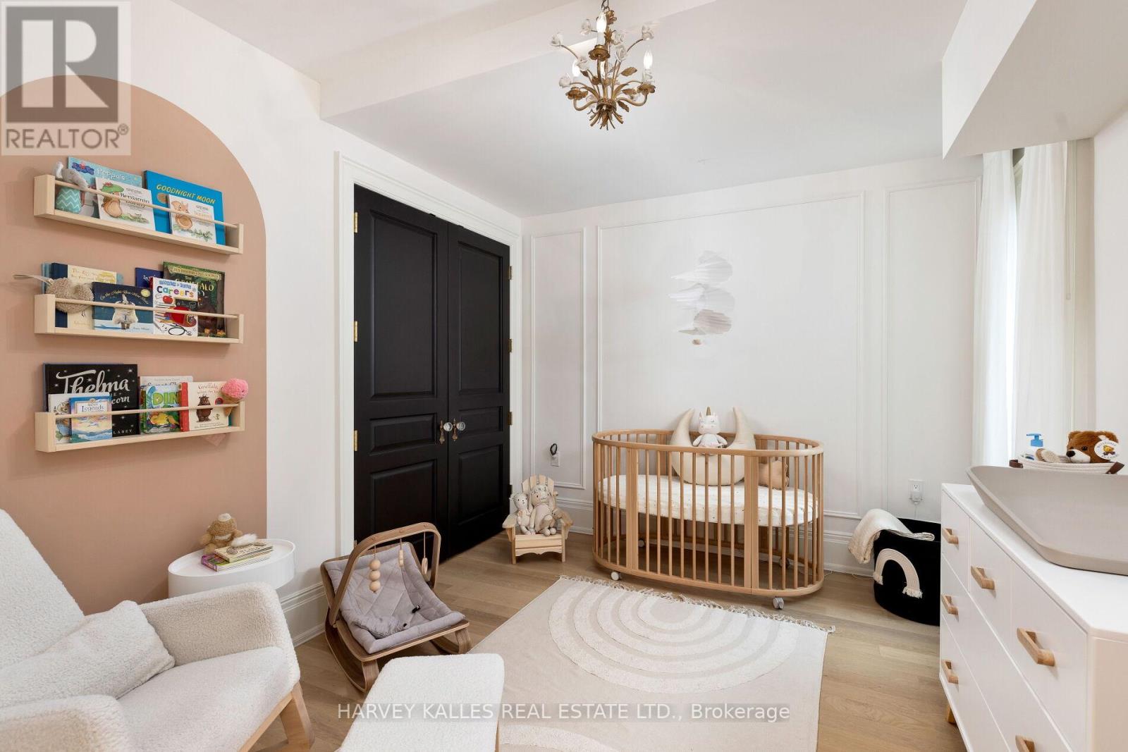 38 Sorauren Avenue, Toronto, Ontario  M6R 2C7 - Photo 30 - W12965230