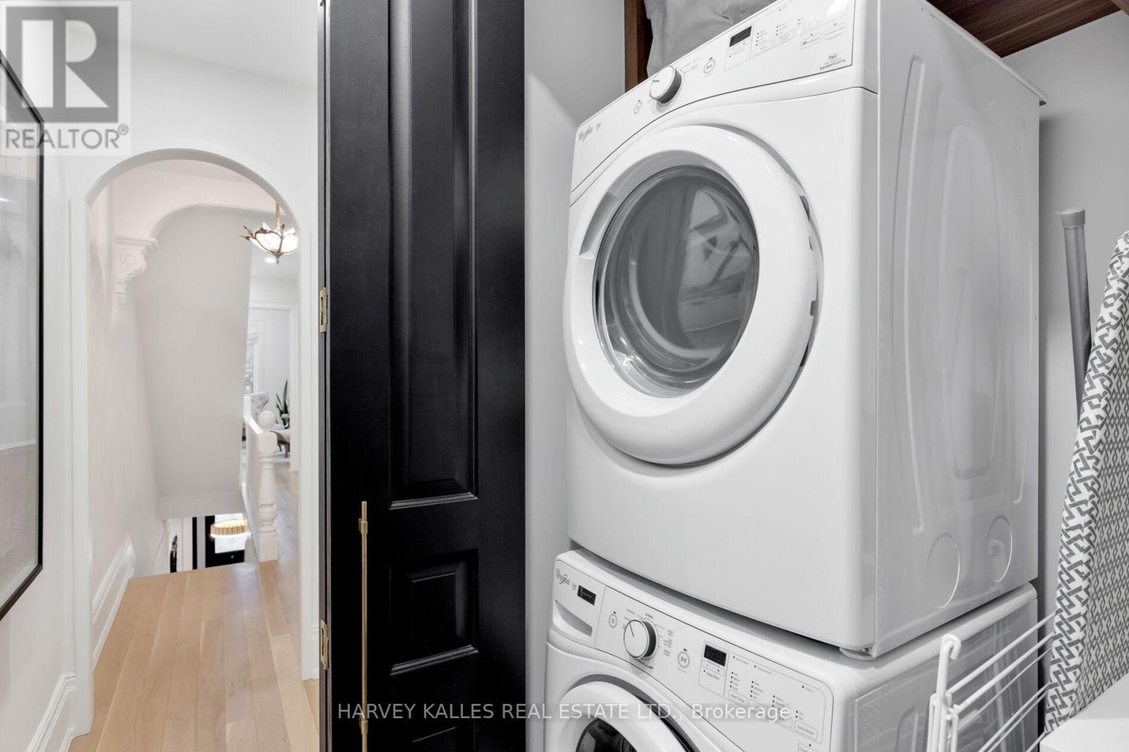 38 Sorauren Avenue, Toronto, Ontario  M6R 2C7 - Photo 36 - W12965230