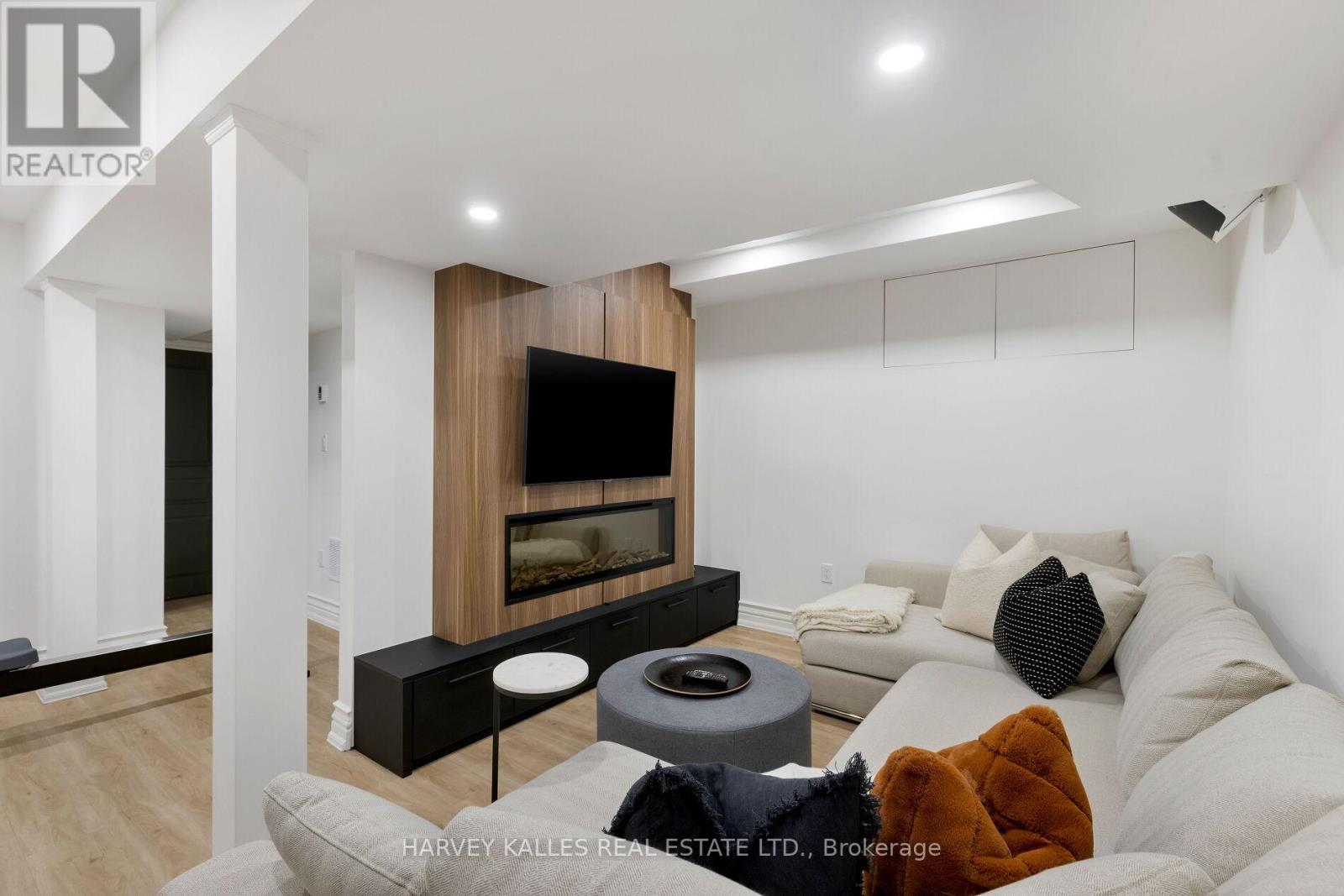 38 Sorauren Avenue, Toronto, Ontario  M6R 2C7 - Photo 37 - W12965230