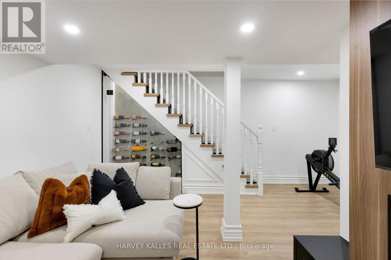 38 Sorauren Avenue, Toronto, Ontario  M6R 2C7 - Photo 38 - W12965230