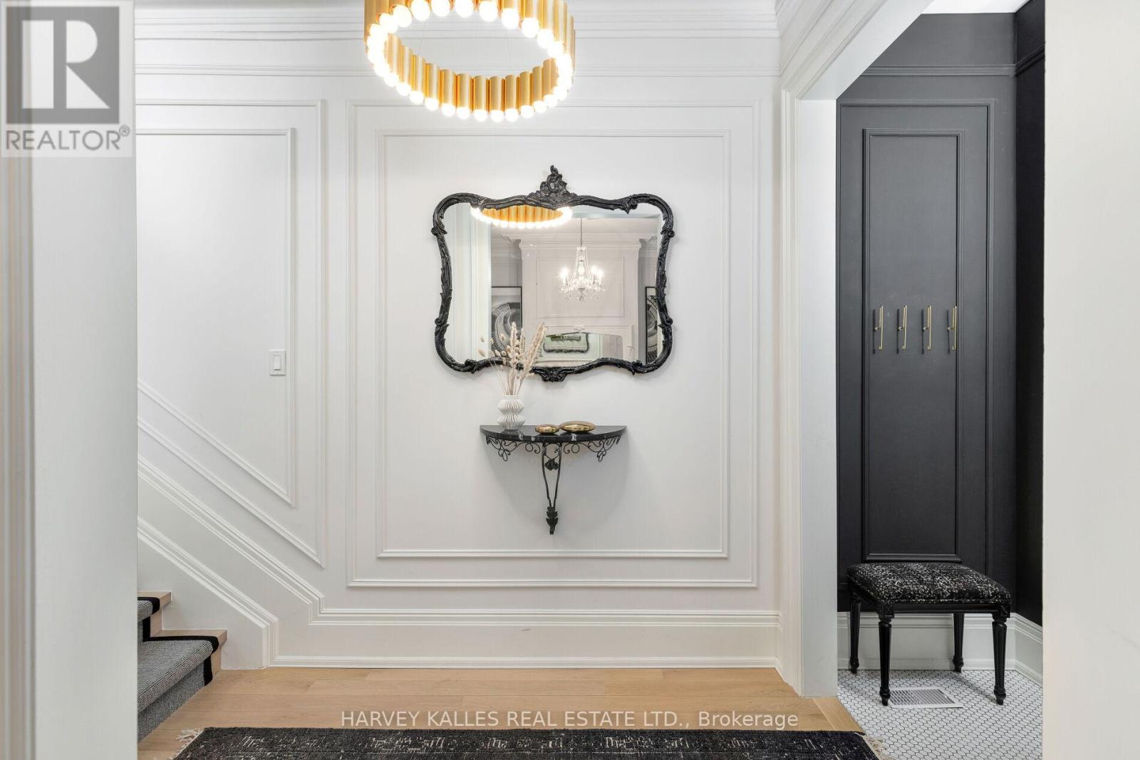 38 Sorauren Avenue, Toronto, Ontario  M6R 2C7 - Photo 5 - W12965230