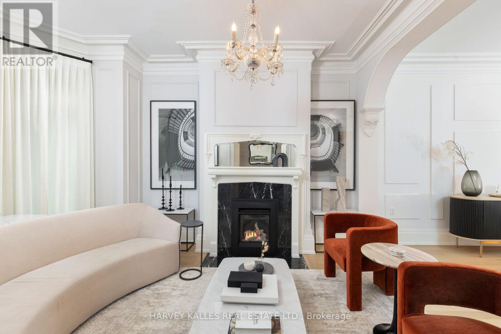 38 Sorauren Avenue, Toronto, Ontario  M6R 2C7 - Photo 6 - W12965230