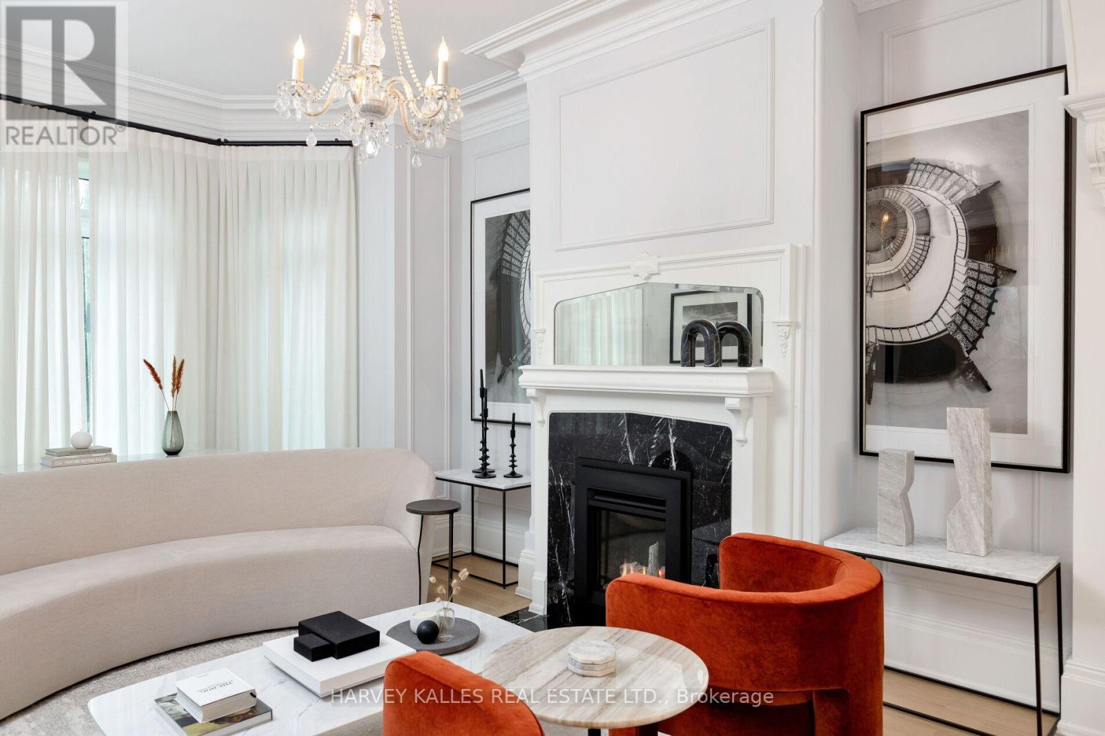 38 Sorauren Avenue, Toronto, Ontario  M6R 2C7 - Photo 7 - W12965230