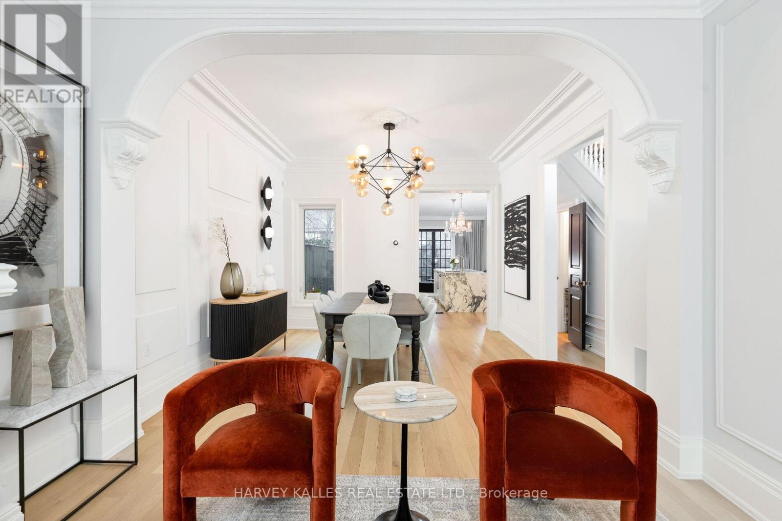 38 Sorauren Avenue, Toronto, Ontario  M6R 2C7 - Photo 9 - W12965230