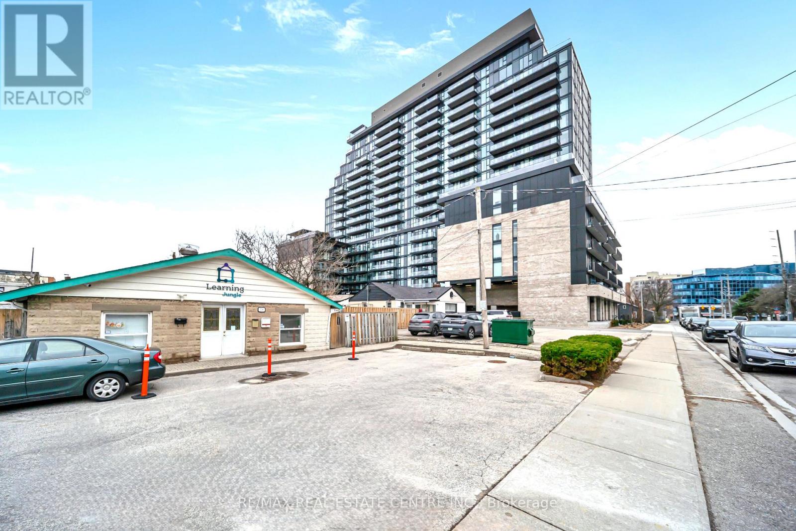 918 - 3009 Novar Road, Mississauga, Ontario  L5B 0P9 - Photo 3 - W12965264